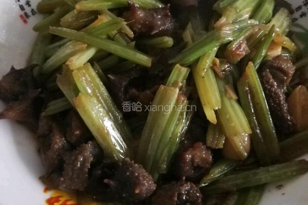 芹菜炒海参的做法图解6