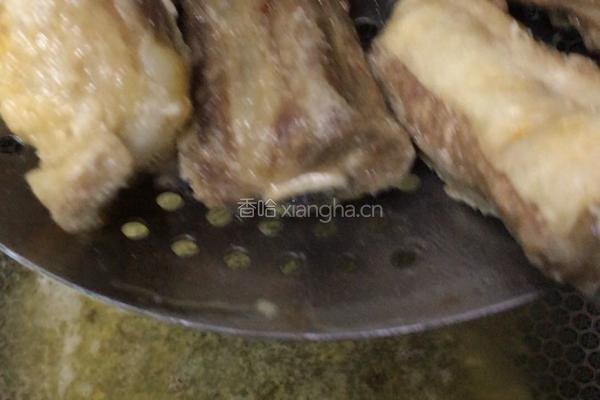 椒盐排骨的做法图解7