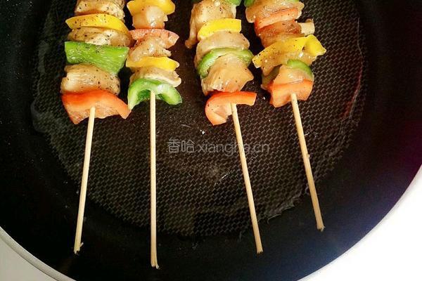 平底锅版彩椒鸡肉串的做法图解8