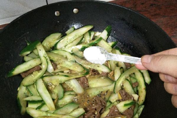 青瓜炒牛肉的做法图解11