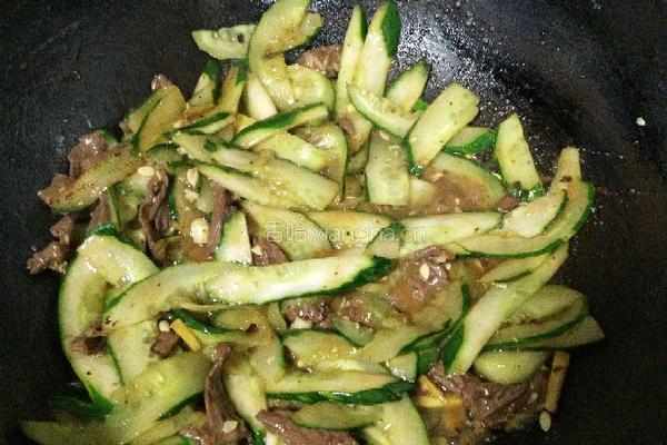 青瓜炒牛肉的做法图解13