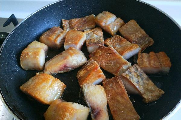正月十五闹元 湖北红烧腊鱼块的做法图解8