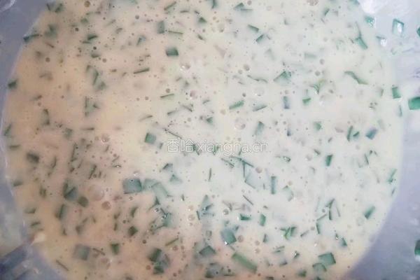 虾肉韭菜煎饼的做法图解5