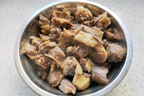 大鹅炖土豆的做法图解2