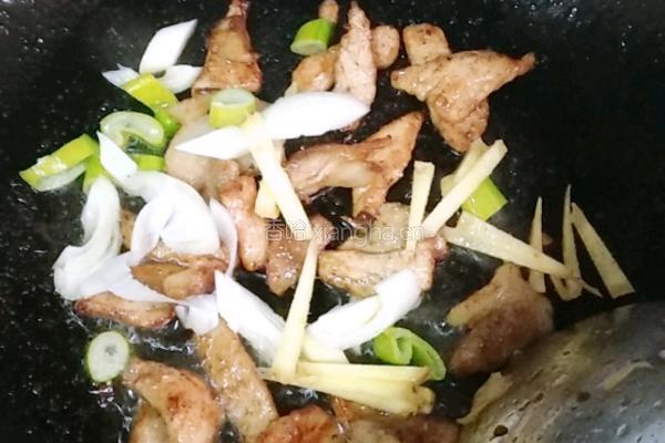 彩椒炒肉片的做法图解5