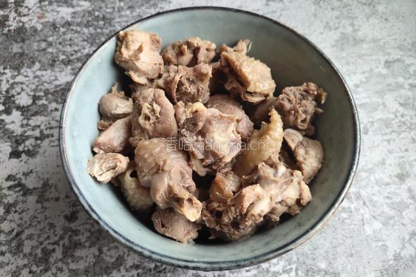 粉皮炖鸡的做法图解2
