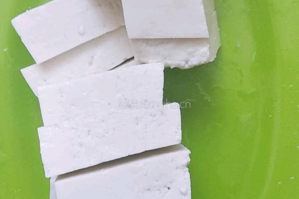 蘑菇炖豆腐的做法图解3