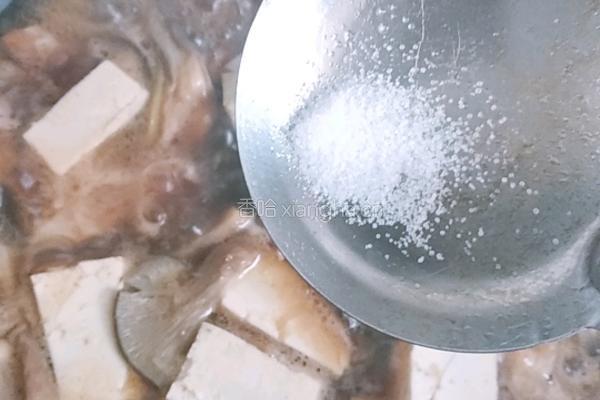 蘑菇炖豆腐的做法图解9