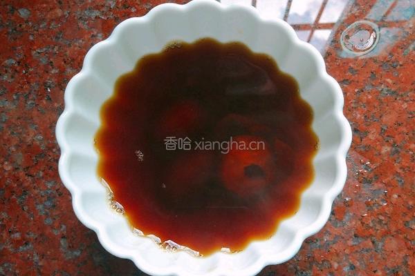 黑糖山楂红枣水的做法图解3