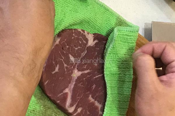 法式黑椒牛扒的做法图解1