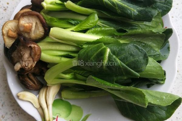 香菇油菜的做法图解1