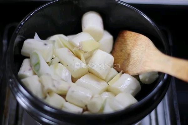 山药排骨煲的做法图解4