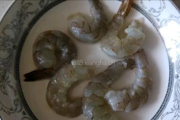 虾仁蒸蛋羹的做法图解2