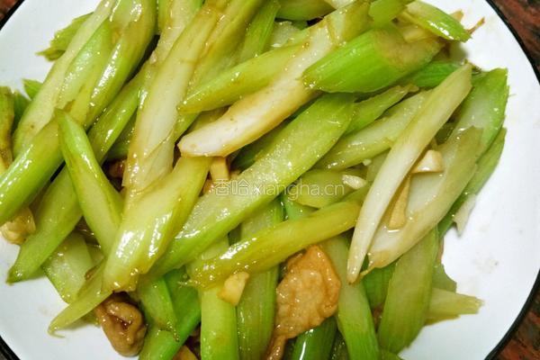 芹菜炒肉的做法图解15