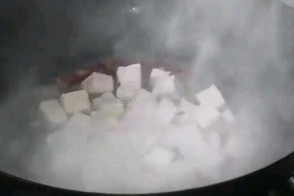 香菇汇豆腐的做法图解3