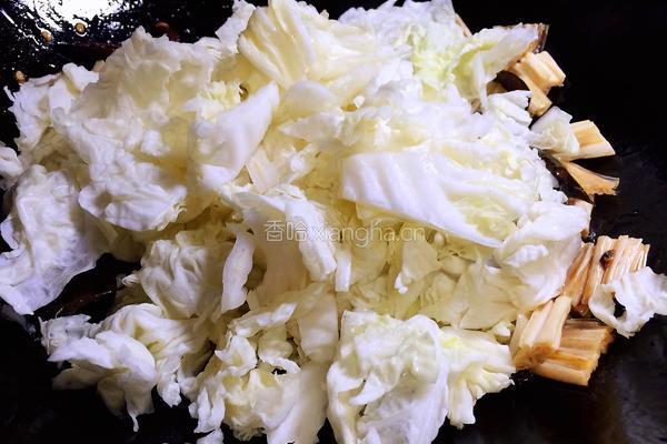 木耳腐竹炒白菜的做法图解10