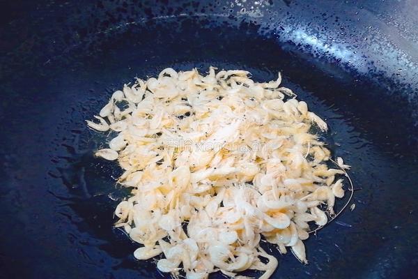 韭菜鸡蛋饼的做法图解2