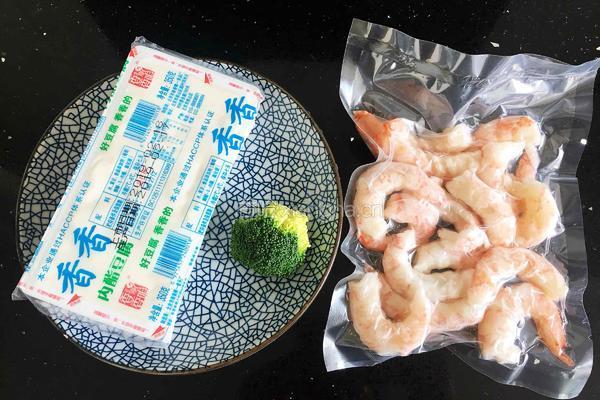 虾仁豆腐蒸水蛋的做法图解1