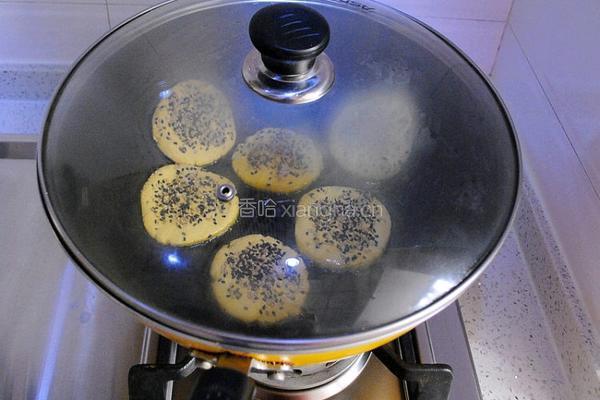 煎红薯饼的做法图解12