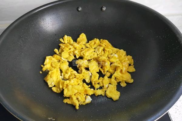 辣椒炒鸡蛋的做法图解4
