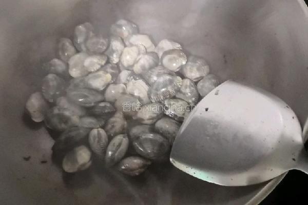 炒花甲的做法图解1