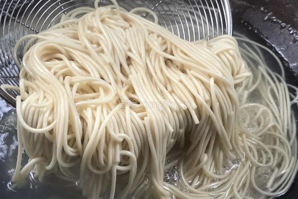 热干面(正宗武汉热干面)的做法图解6