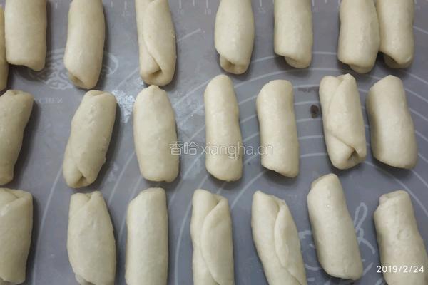 红豆蛋黄酥的做法图解5