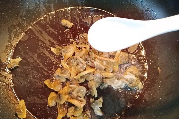 青萝卜蛤蜊肉汤的做法图解10