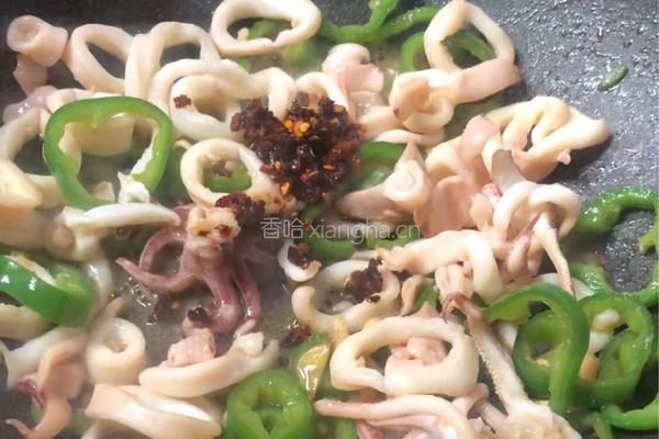 老干妈炒鱿鱼的做法图解7