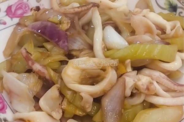 咸菜炒鱿鱼的做法图解8
