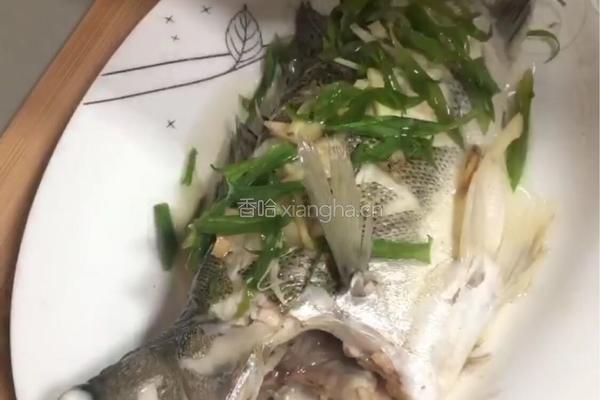 清蒸鲈鱼的做法图解7