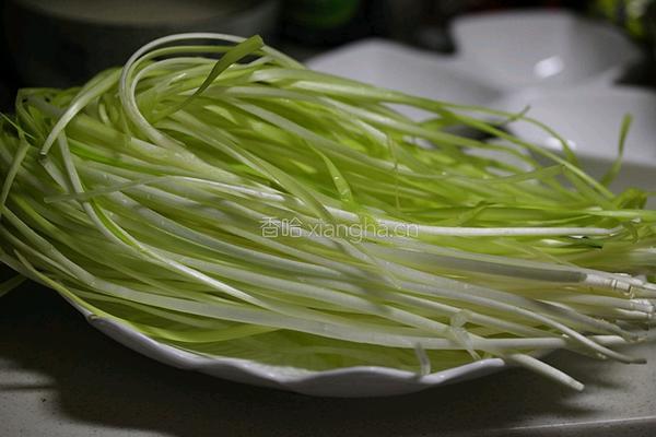 韭黄炒河虾的做法图解2