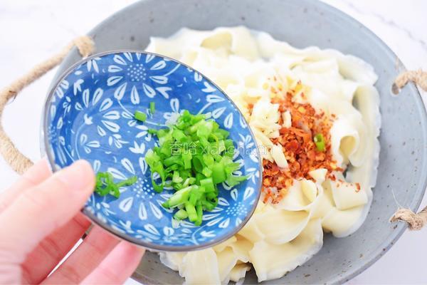 简易版油泼面的做法图解9