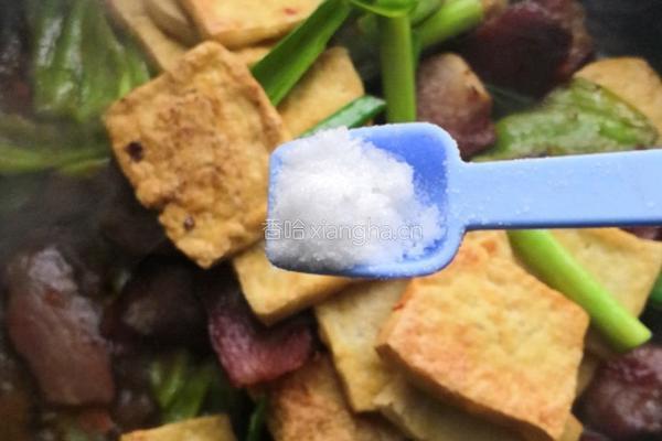 腊肉炒豆腐的做法图解8