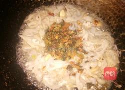 香香腊腌菜炒脆藕 的做法图解8
