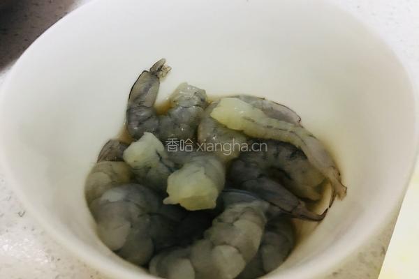 虾仁蒸蛋的做法图解1