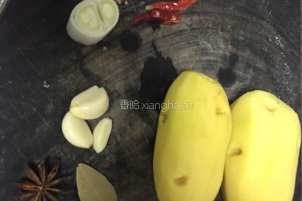 土豆牛腩的做法图解2