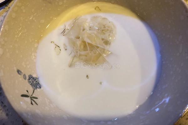 草莓慕斯杯的做法图解4
