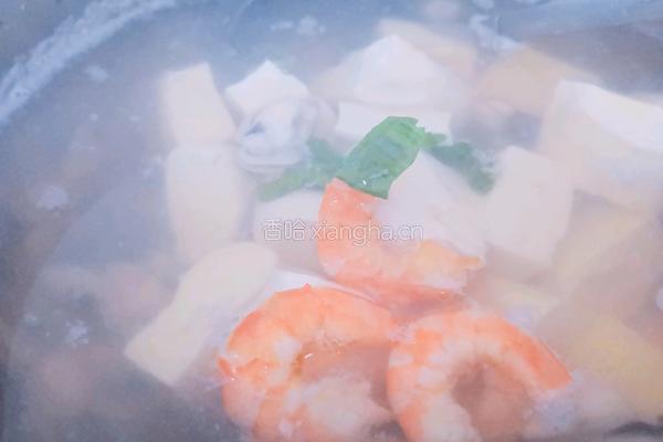海鲜豆腐汤的做法图解2