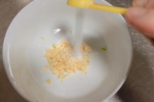 凉拌肉皮冻（满满胶原蛋白）的做法图解3