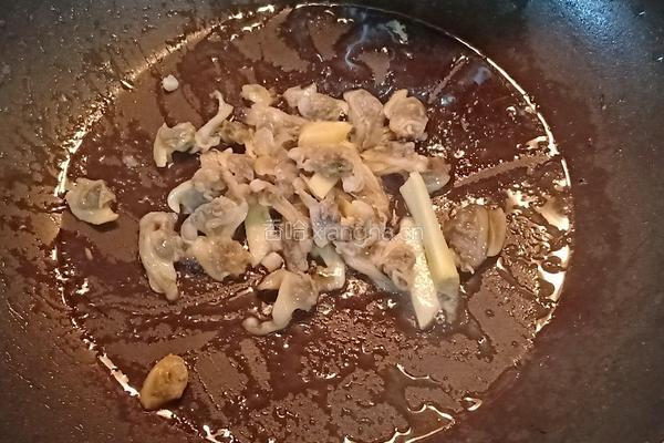 豆腐蛤蜊肉汤的做法图解5