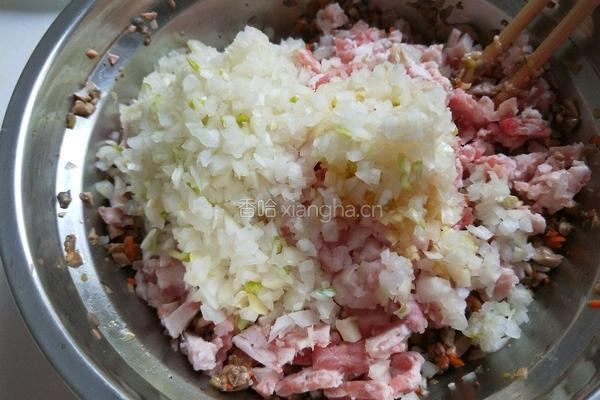 新文美食 猪肉白色香菇包子的做法图解7