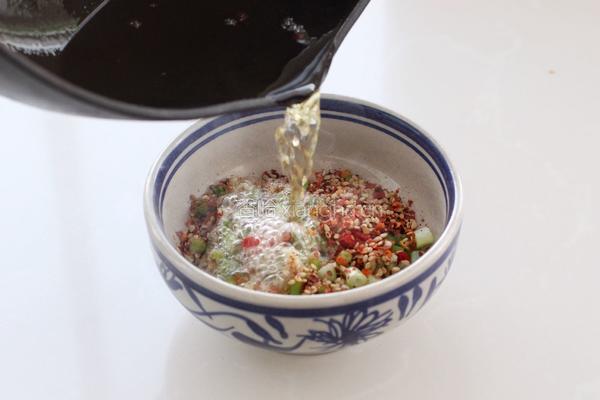 凉拌麻辣土豆片的做法图解7