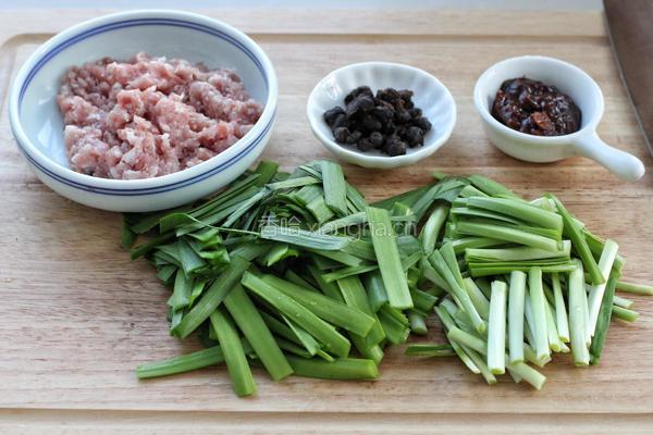 酱烧肉末豆腐的做法图解2