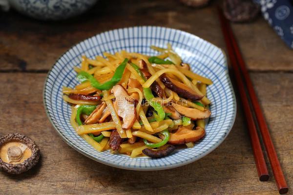香菇炒土豆条的做法图解9