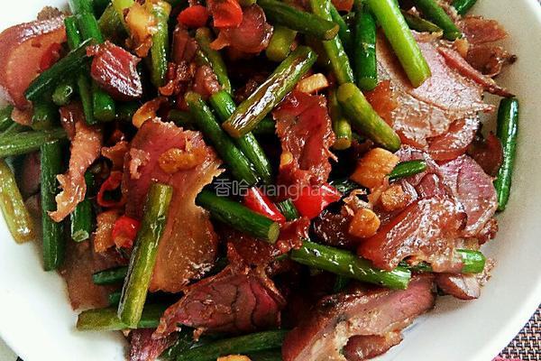 蒜苔炒腊肉的做法图解7
