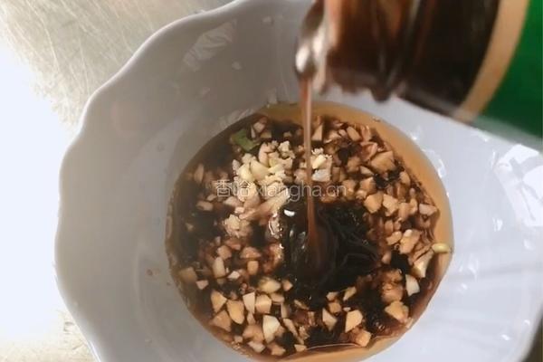 豌豆尖香菇酱拌面（香哈香菇酱）的做法图解6