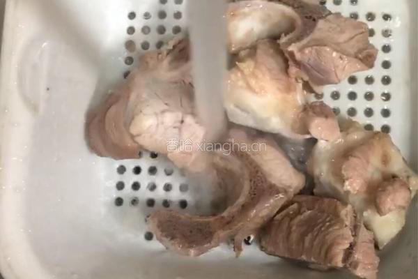 冬瓜玉米排骨汤的做法图解4