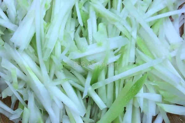 凉拌鲜榨菜的做法图解6