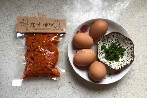 渣广椒炒鸡蛋的做法图解1